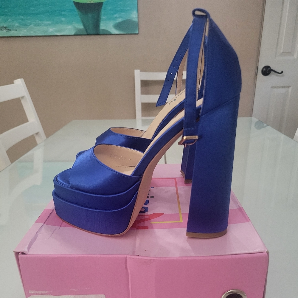 Vivianly Women's Blue Square Toe Platform Sandals, Open Toe, Chunky Heels. Sz 7.